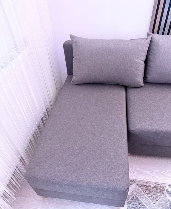 Coltar gri extensibil cu 3 locuri