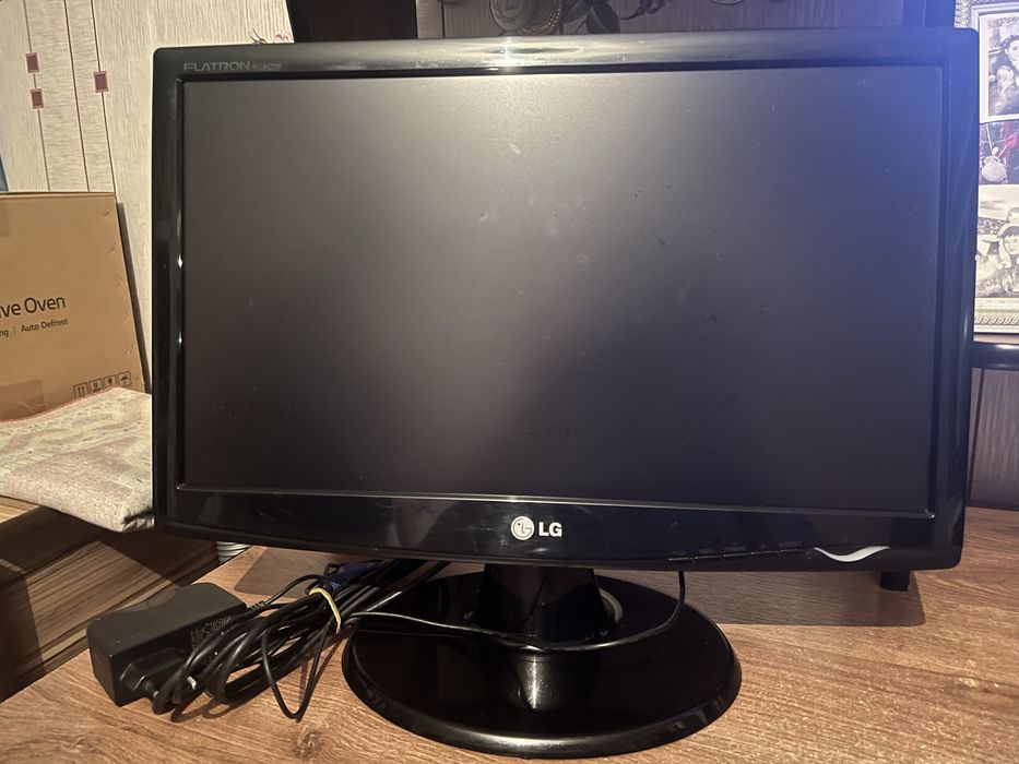 продам монитор LG