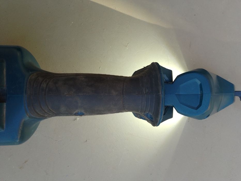 Bosch GLI 18V-300-акумолаторен лед фенер