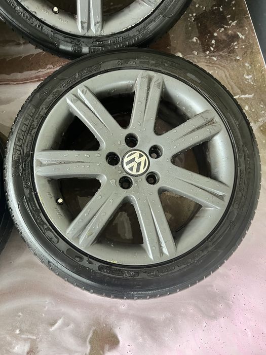Оригинални VW/Audi Джанти 17ки с гуми