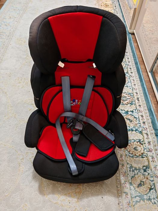 Кресло детское в машину