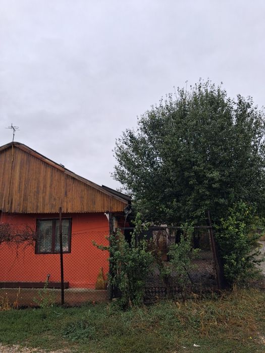 Продава се
На 3км от Търговище има ток,вода от