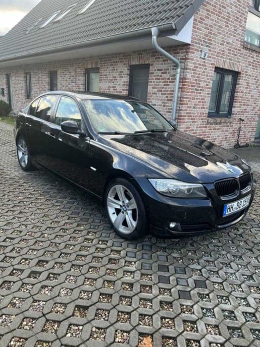 Продавам BMW 320 D