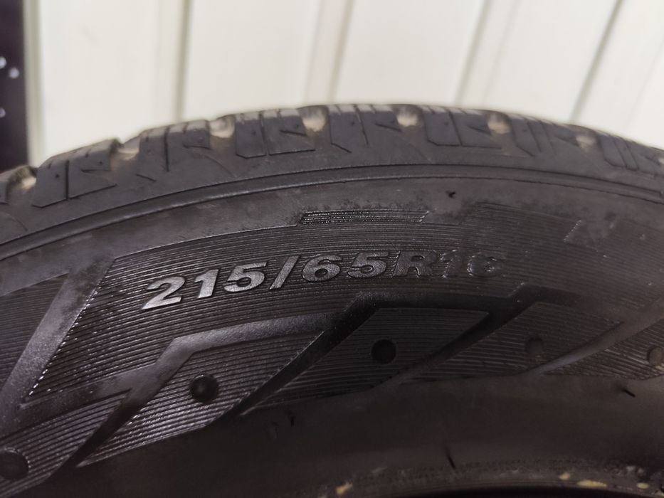 Roti jante Duster r16 Alutec + anvelope iarna 215 65 r16 nexen 5×114,3