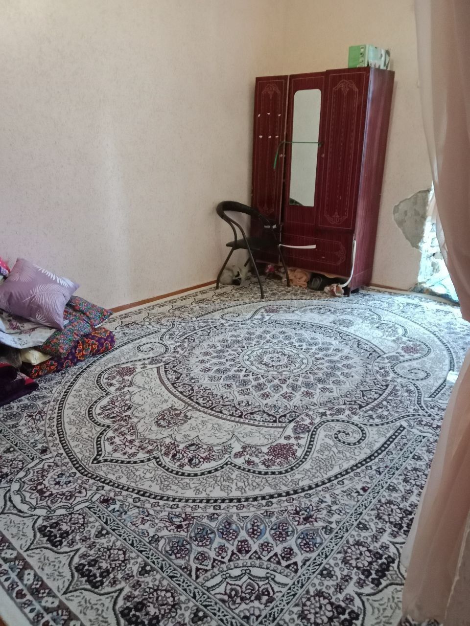 Kv sotiladi 2 xonali ikkinchi qavat