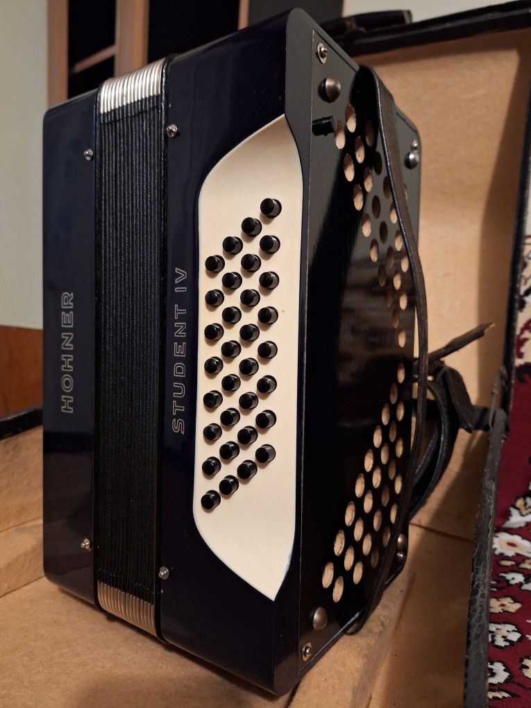 Acordeon Hohner Student lV