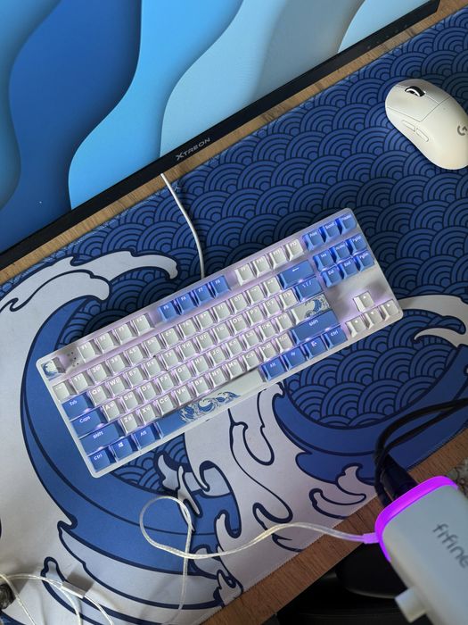 клавиатура RED square keyrox tkl aquarius
