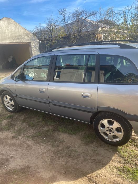 Opel Zafira 7 locuri