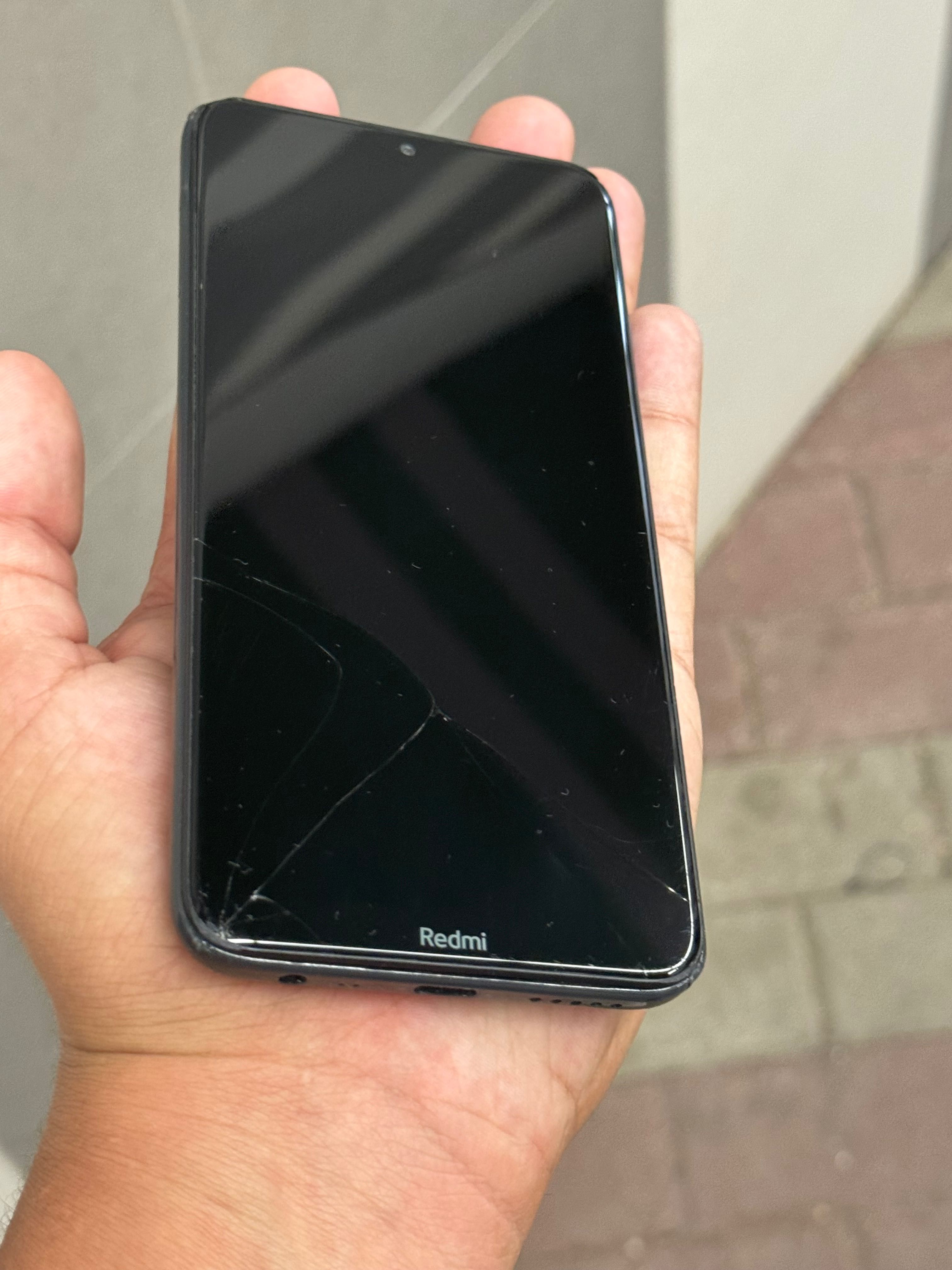 Телефон Xiaomi Redmi 8 64GB 4ram