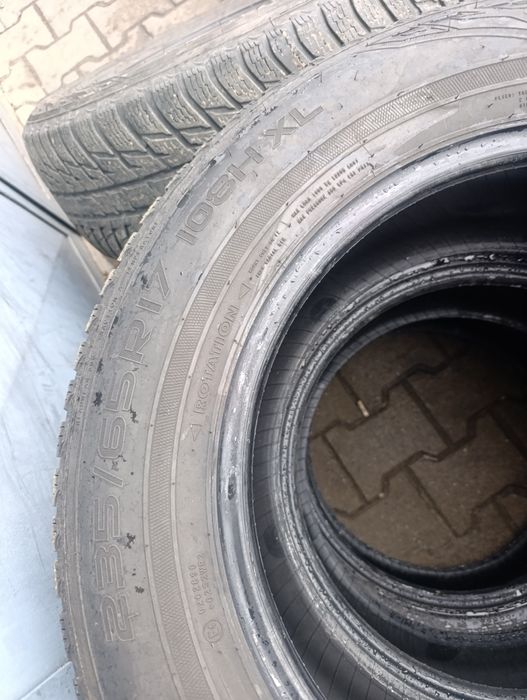 Зимни гуми 235/65/17 Nokian 4бр DOT 4020