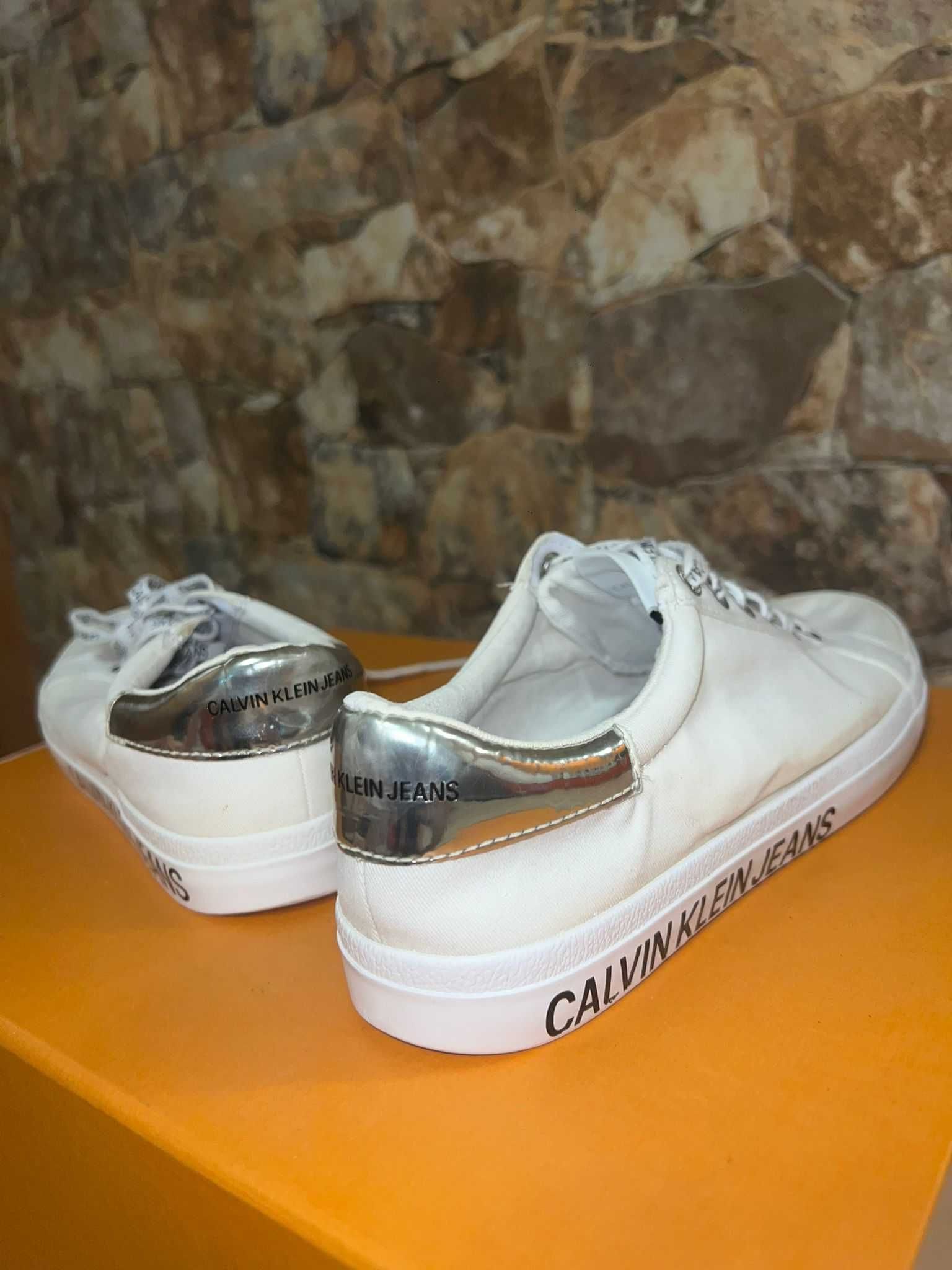 Calvin Klein обувки – бели, размер 37 – 60 лв