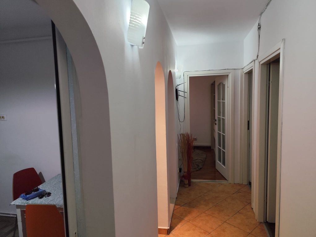 Apartament de inchiriat  3 camere Targoviste