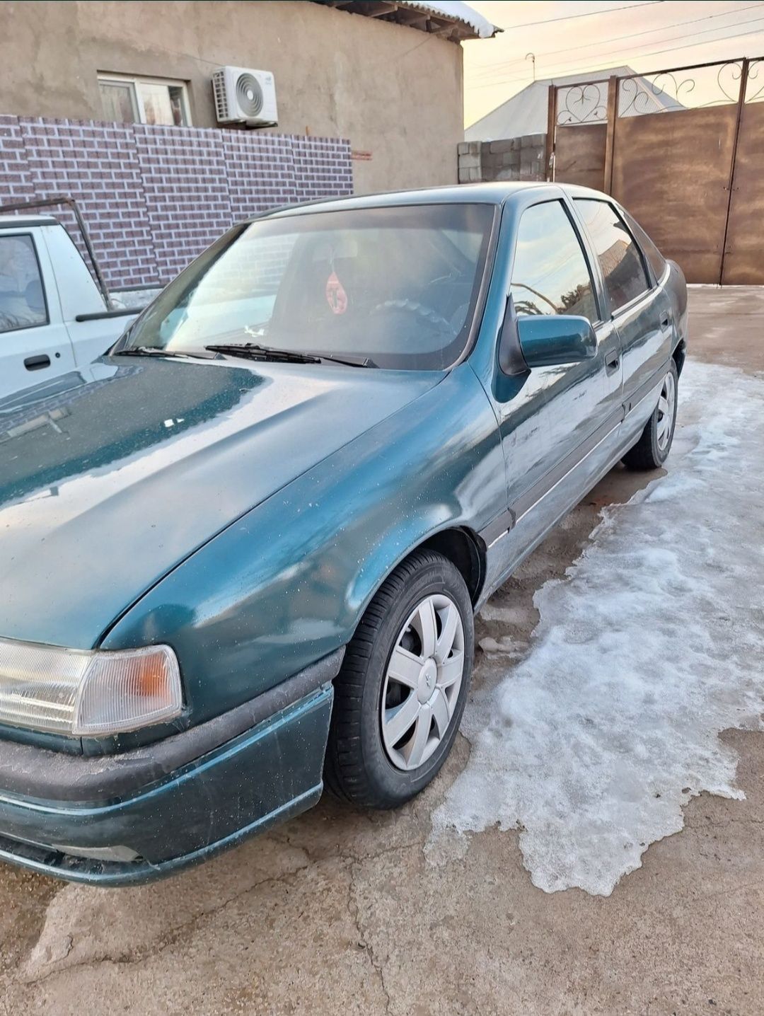 Opel Vectra 1995 1,8 объём