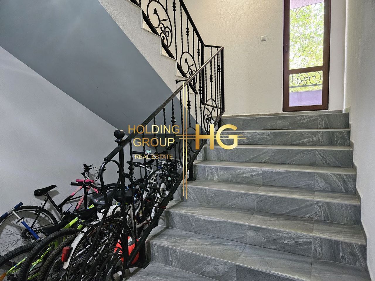 Продава се Двустаен апартамент в Варна, Аспарухово - 74 кв.м за 1609 €/кв.м - Снимка #6