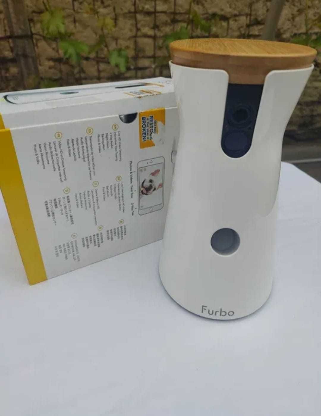Furbo camera pentru supravegherea animalelor de companie.