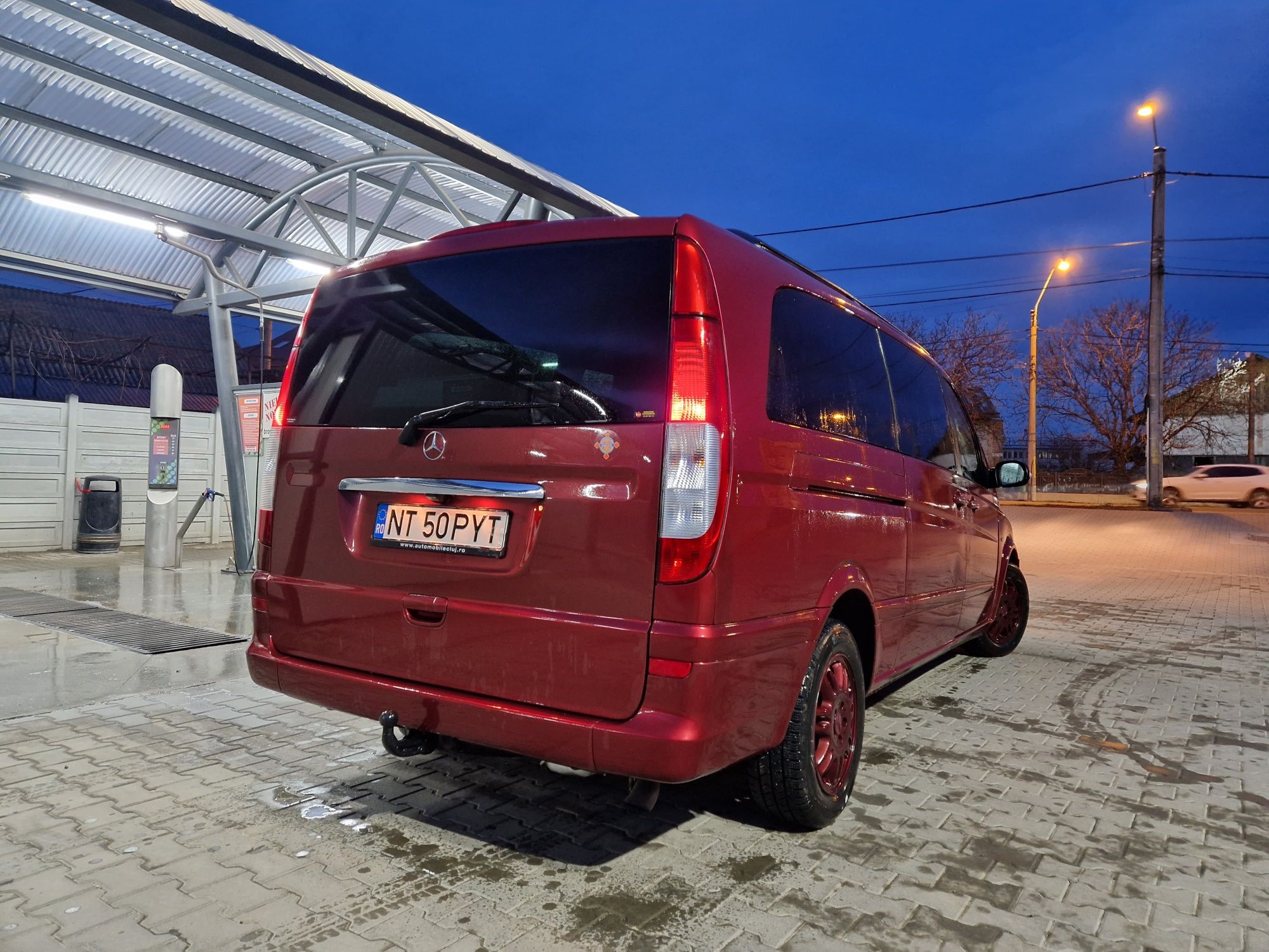 Mercedes viano ,automat ,8 locuri,carlig