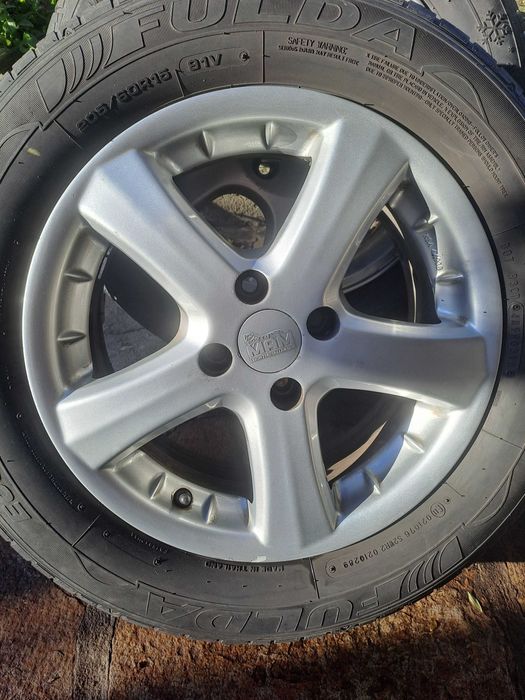 Джанти за Опел  4×100 със метални винтили.