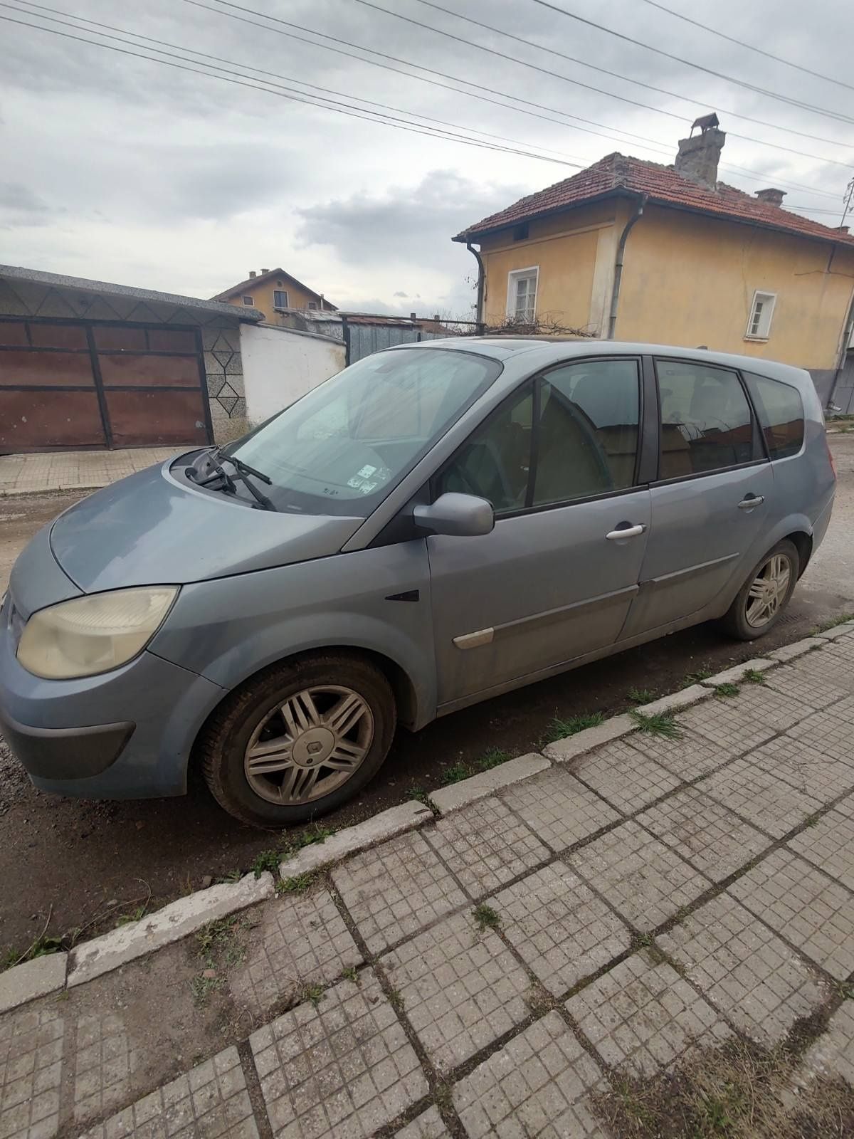 Продавам Рено гранд сценик 1.6