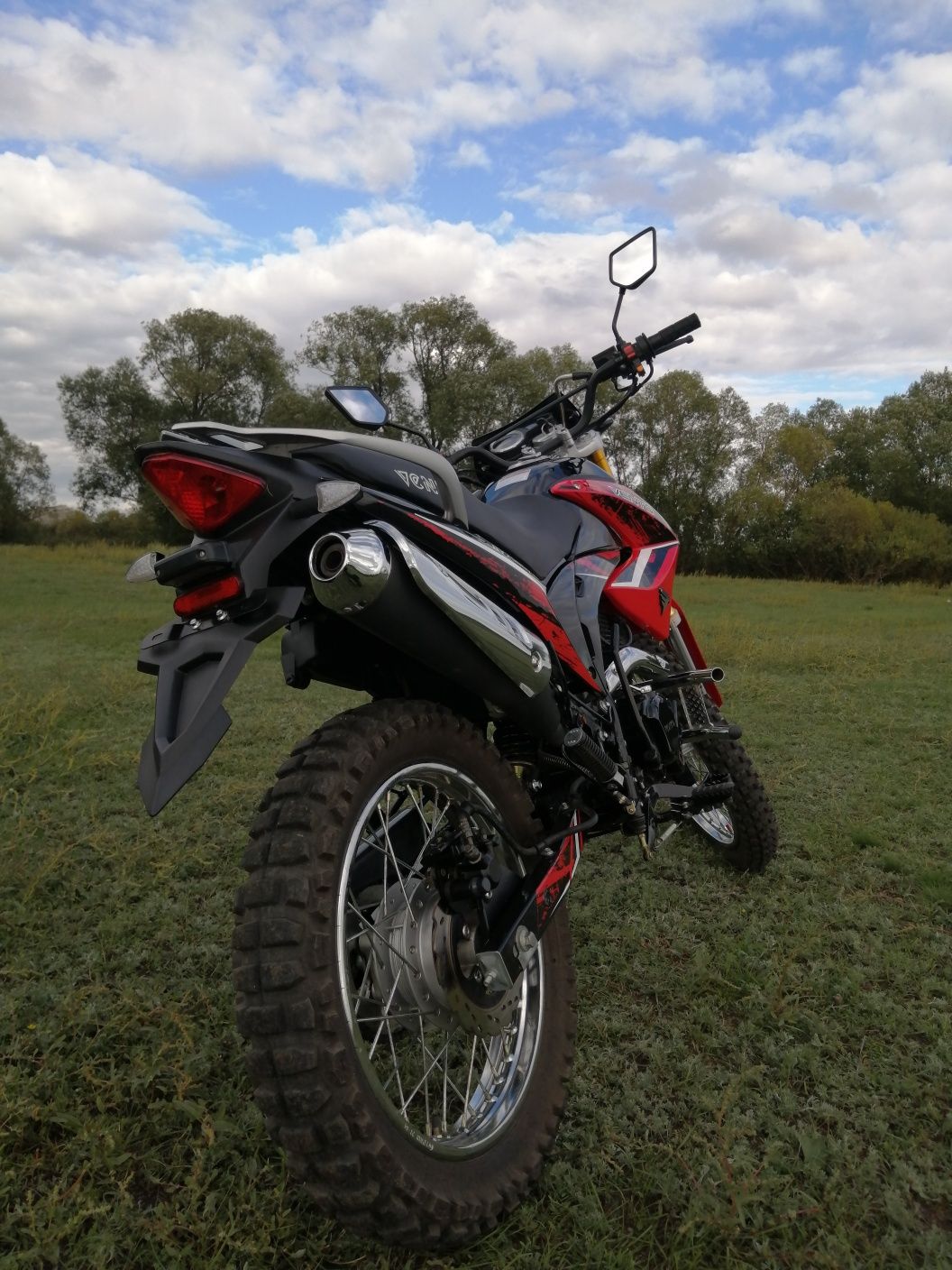 Продам мотоцикл Enduro Vento 250