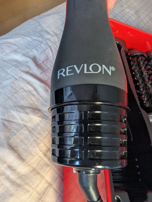 Revlon ВНОС Англия последен модел  one step volumiser plus сешоар четк