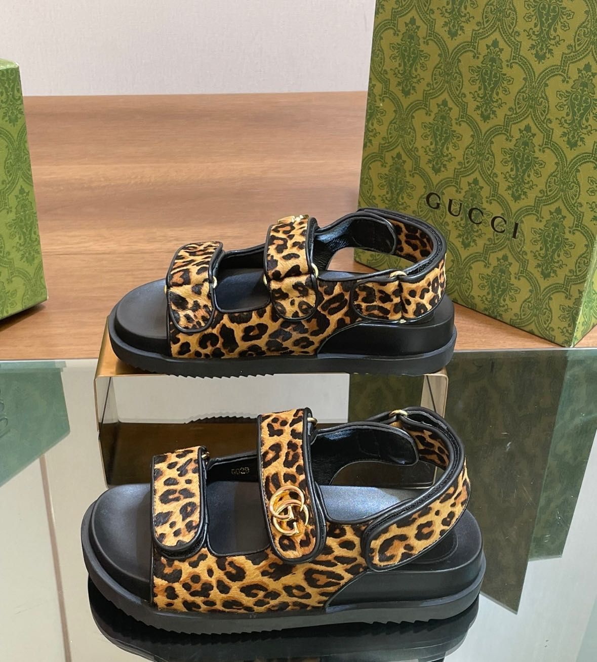 Сандали Gucci 38 номер