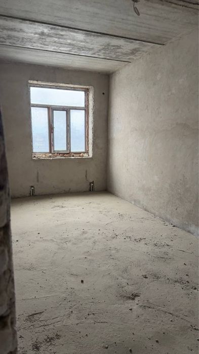 Yangi ġishtli domdan 2 xonali kvartira sotiladi