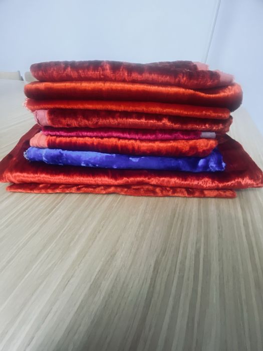 Ткани обрезки Бархат плюш, белые шелк