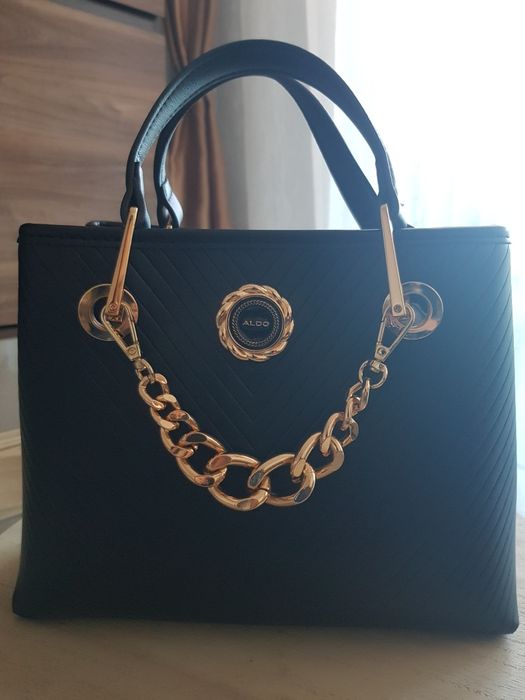 Geantă ALDO, Nouă
