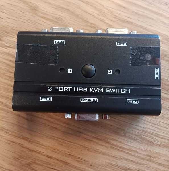 НОВ! VGA KVM превключвател, 1 монитор и 3 USB между 2 компютъра