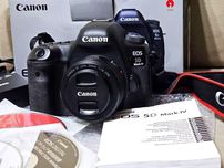 Canon EOS 5D Mark IV