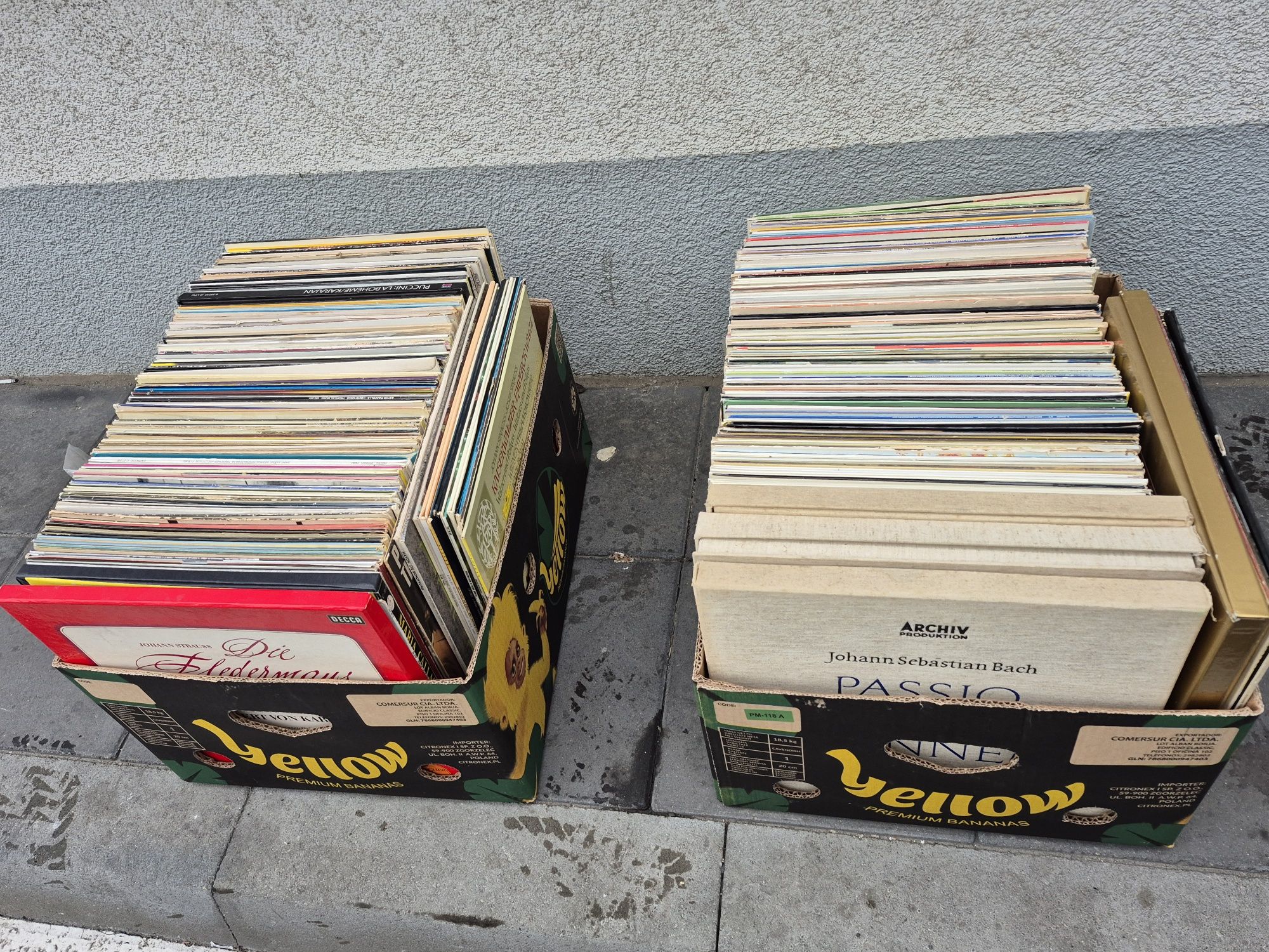 Lot Discuri Vinil colectie 150 in stare buna cu muzica clasică 
- Tot