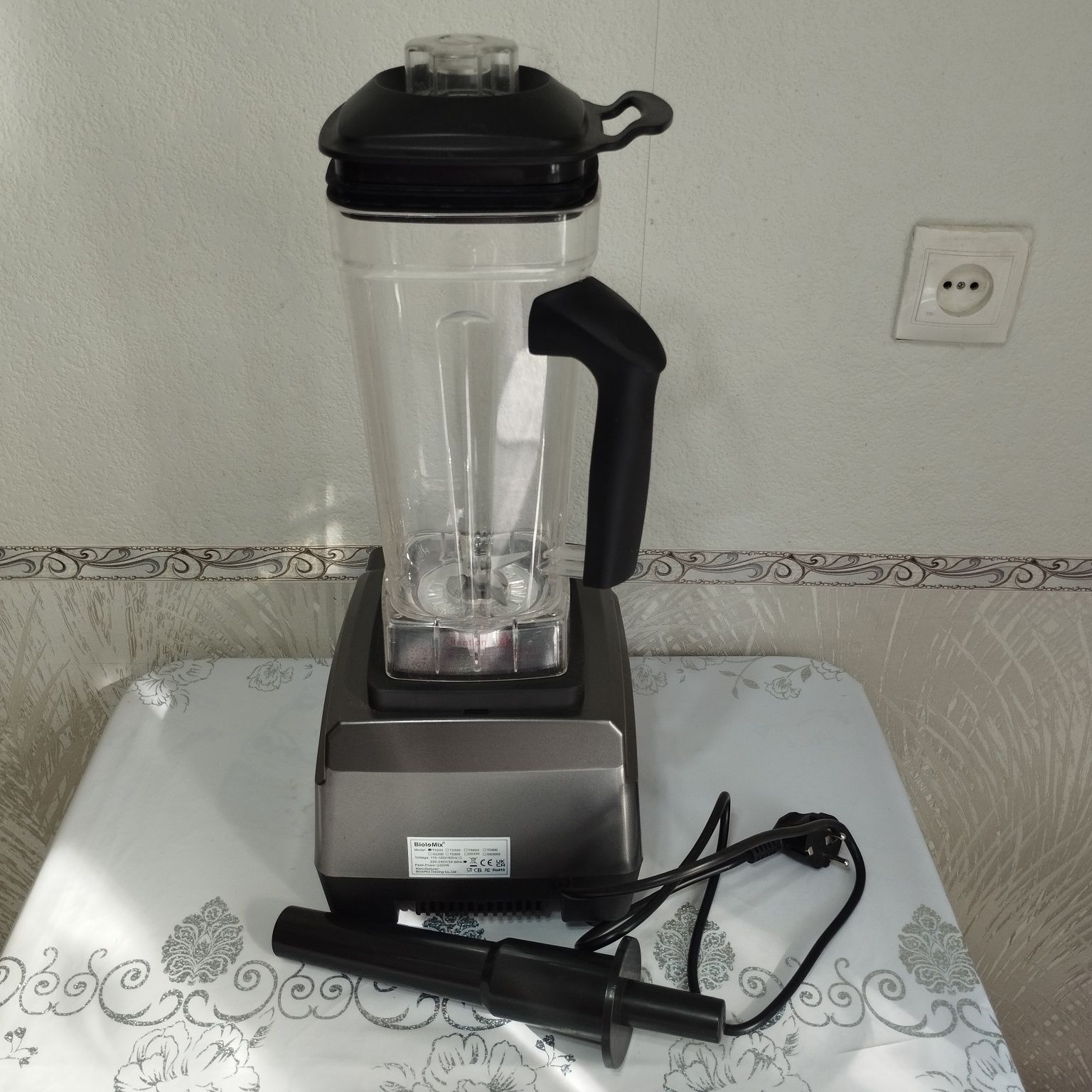 Продам Блендер BioloMix T5200