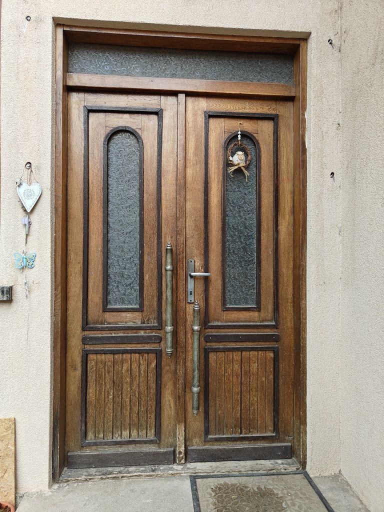 Ușa de intrare dublă din stejar masiv