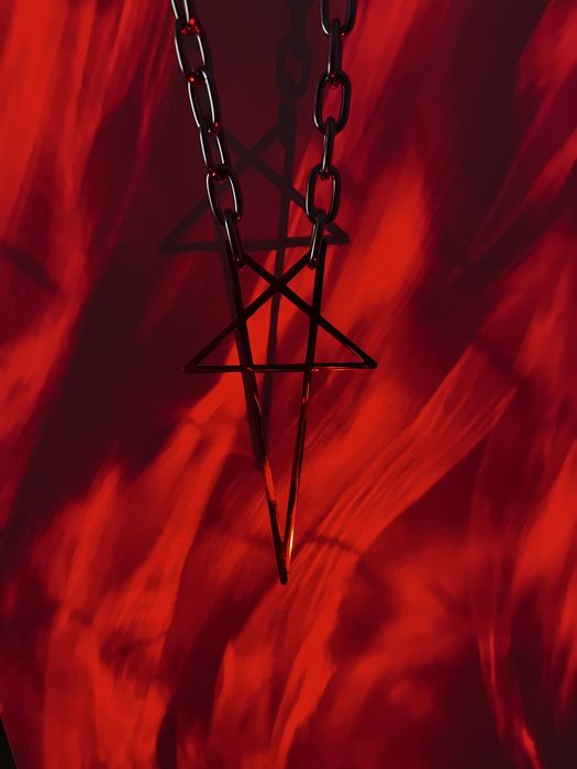 Un Lanț rick owens pentagrama