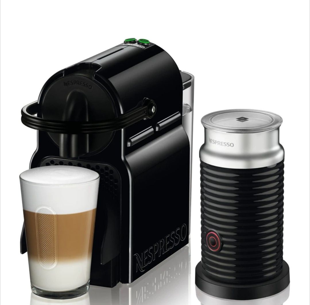 Pachet Espressor Nespresso De'Longhi + Aparat pentru Spumare Lapte
