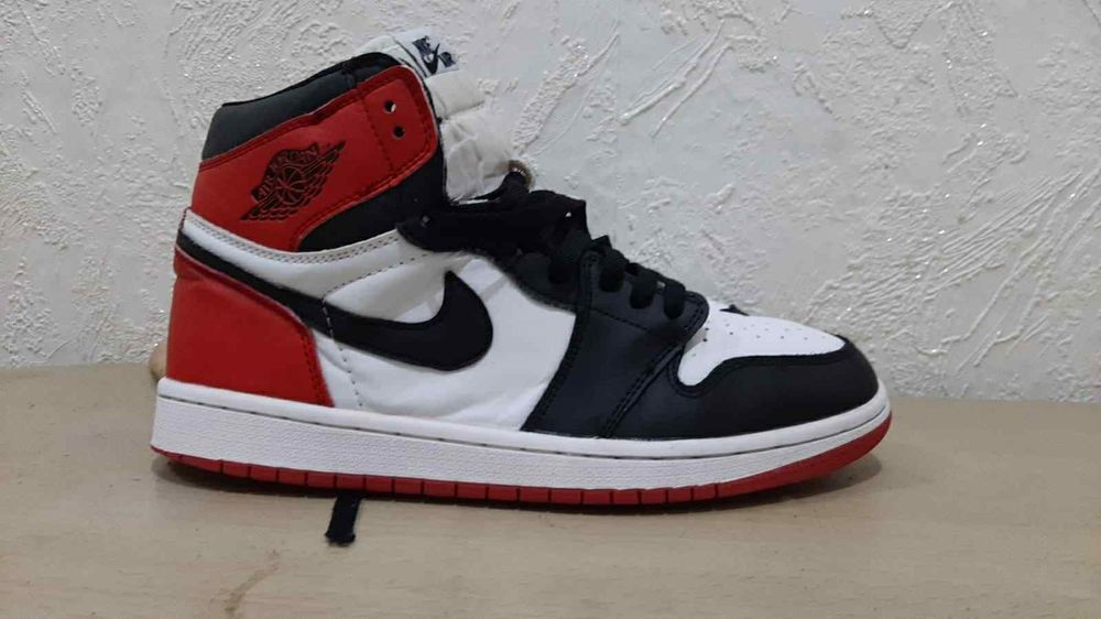 Jordan 1 retro high black outsole