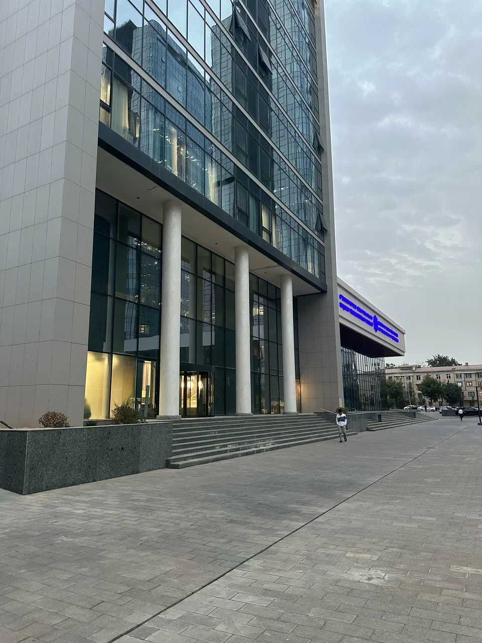IT-Park ул.Муминова Академгородок 1-этаж 319 м² коробка офис салон УЦ