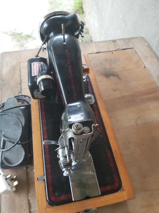 Masină de cusut Laura ashley