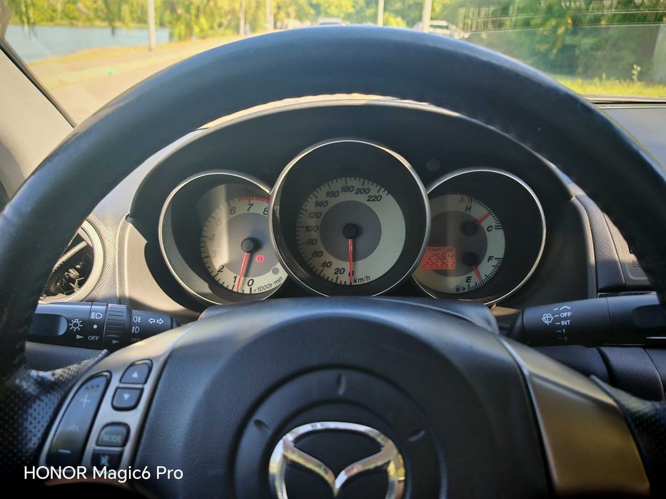 vand masina mazda 3