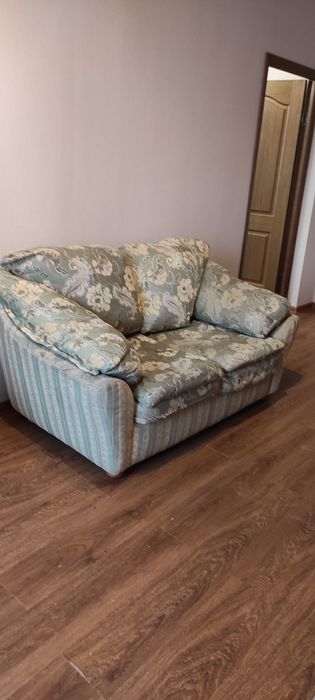 Мягкий уголок состоит из трёх предметов