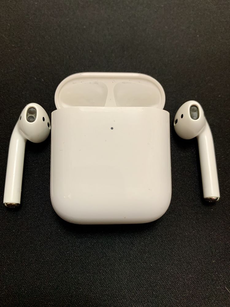 AirPods 2 Wireless кейс б/у оригинальный
