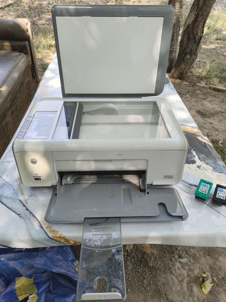 Принтер HP PSC 1513 All in One струйный цветной