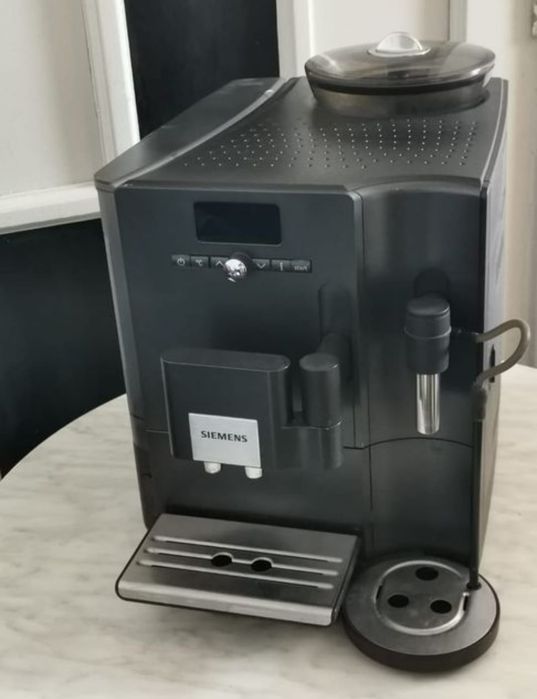 Aparat de cafea cu boabe Siemens EQ7 + M digital Espressor Cafetieră