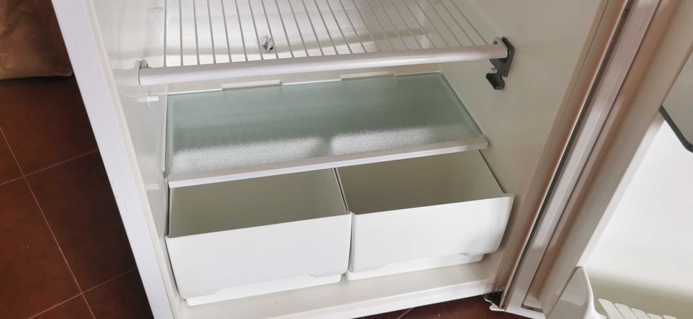 Хладилник с отделна горна камера Conegliano Made in Italy