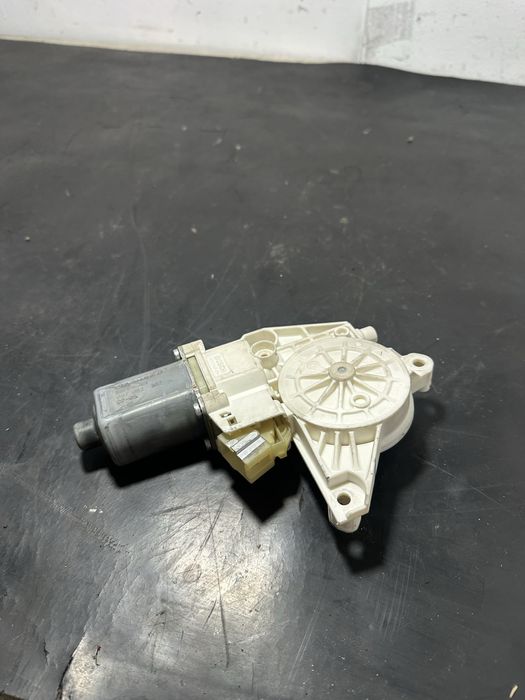 Motoras macara geam stanga fata Mercedes ML W164 ML320 ML350 ML300