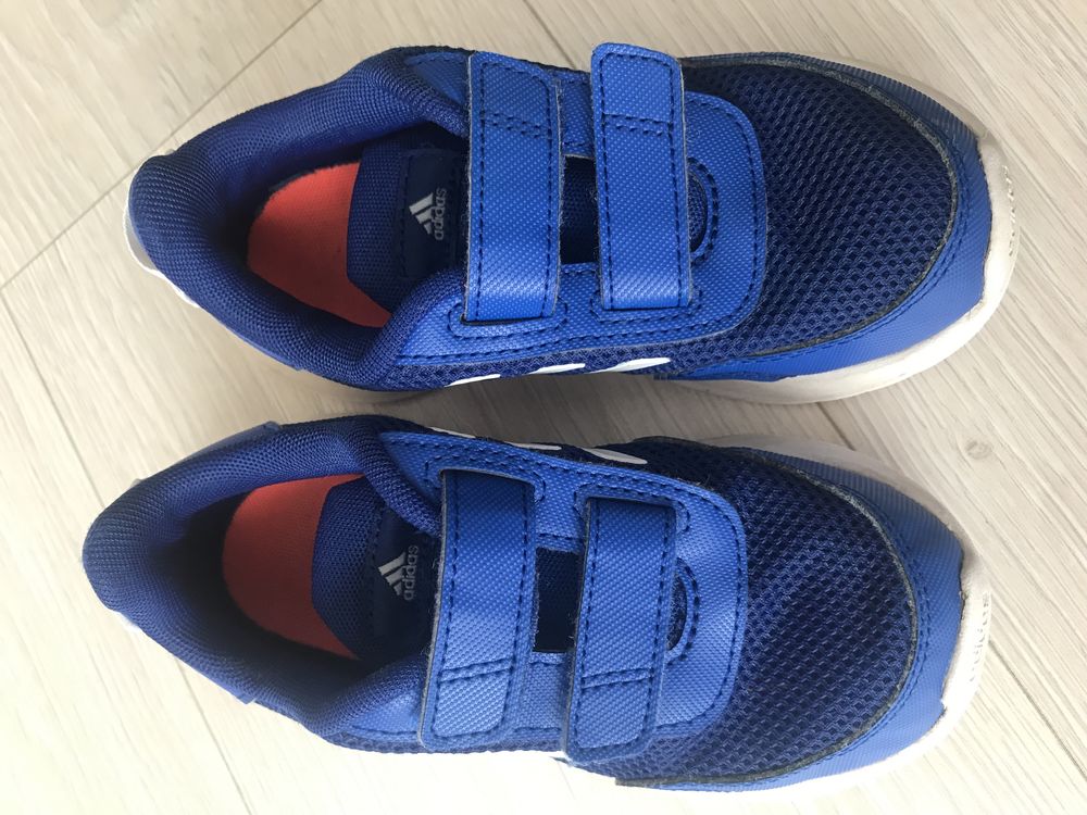 Vand pantofi sport Adidas