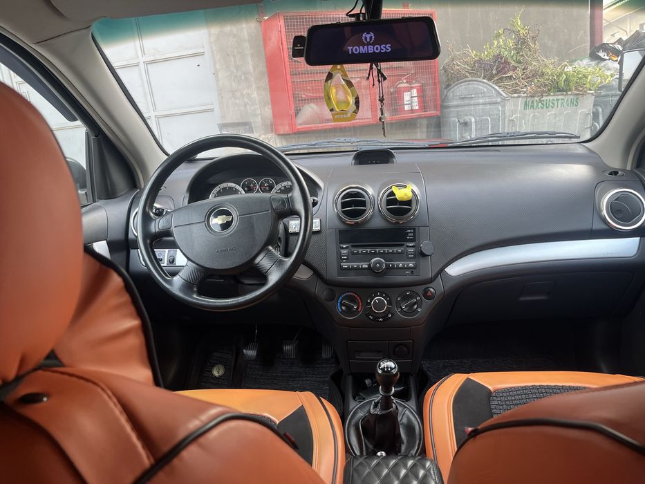 Продаю свою Nexia 3 LT