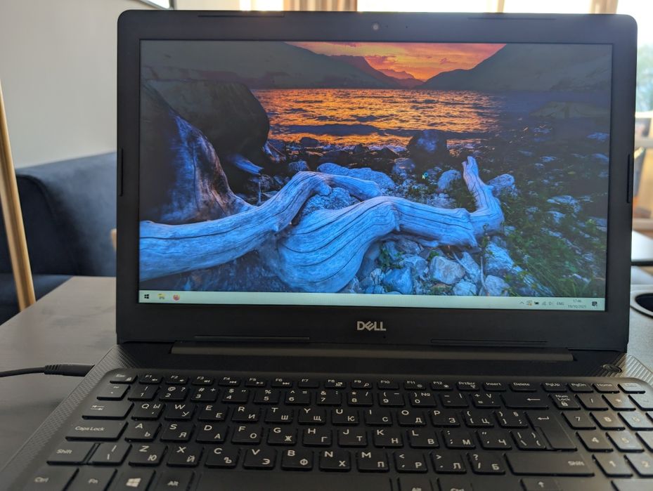 Лаптоп Dell Vostro 3580