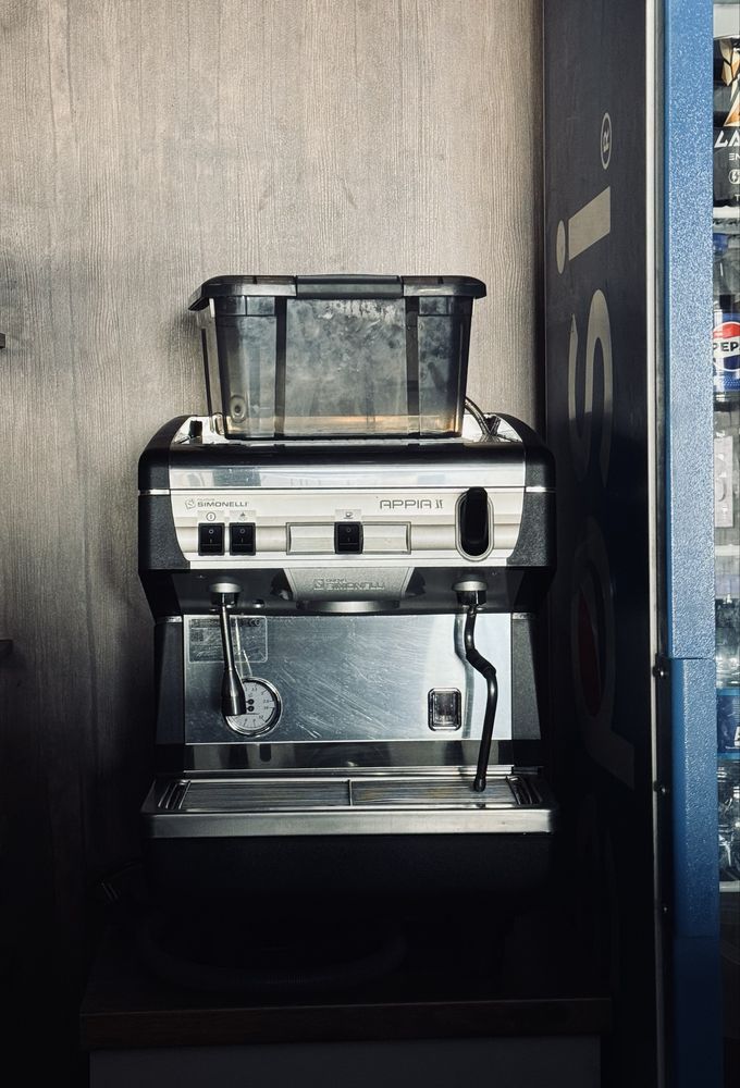 Продается кофемашина SIMONELLI