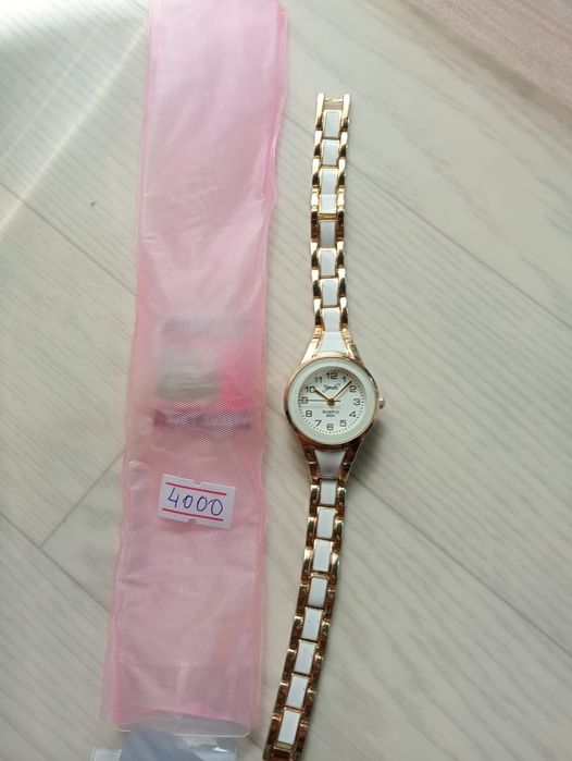 Часы женские, корейский стиль